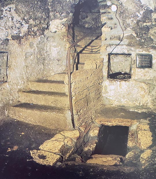 Subject Tomb of Lazarus